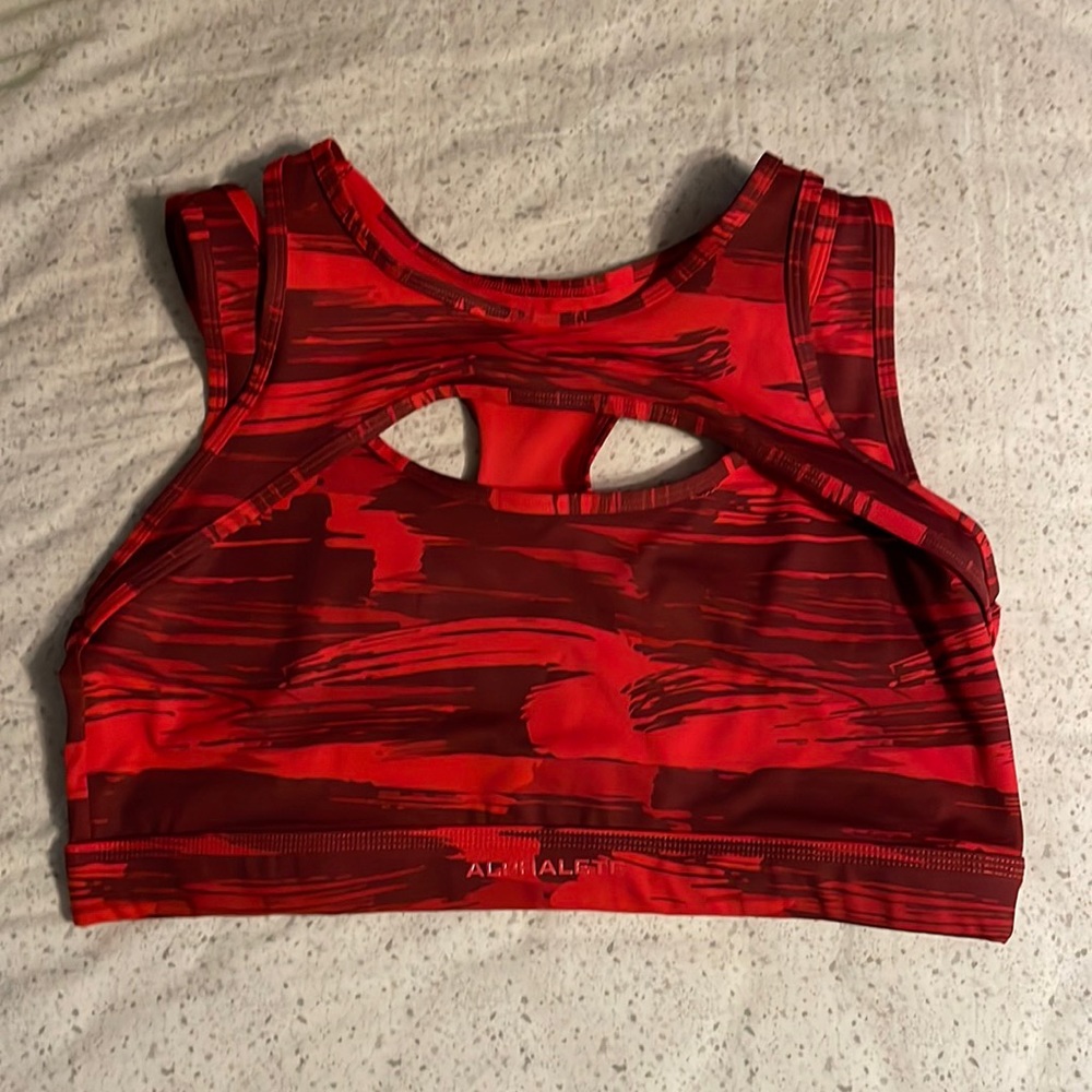 Alphalete Keyhole sports bra